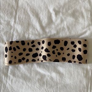 Super cute cheetah print strapless bikini top!